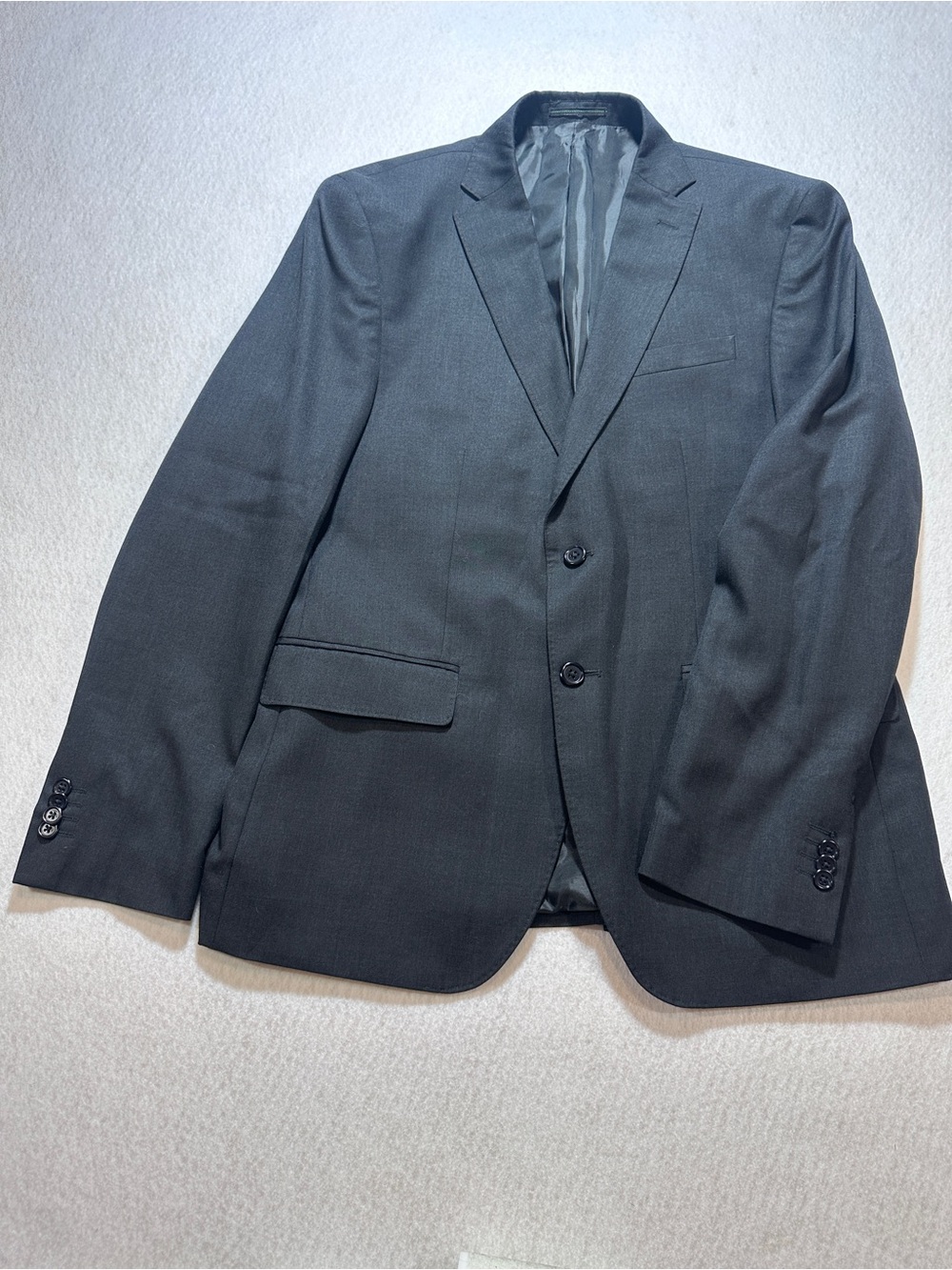 BlackBerry Men's Black Single-Breasted Suit Jacket - Classic Formal Blazer. 40